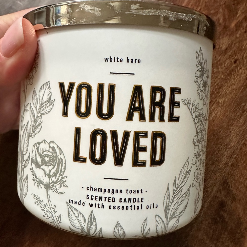 brand new bath and body 3 wick candle champagne toast